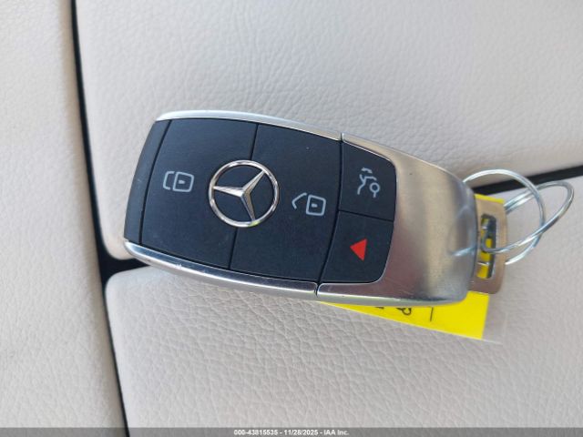 Mercedes-Benz GLE 4matic Image 14