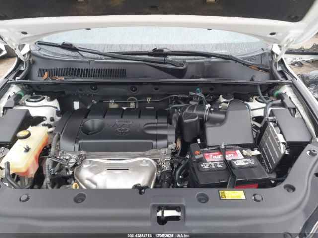 Toyota RAV4 Limited Image 8