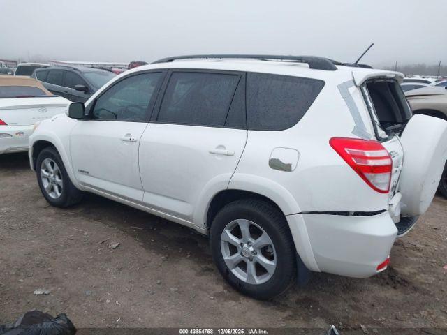 Toyota RAV4 Limited Image 13