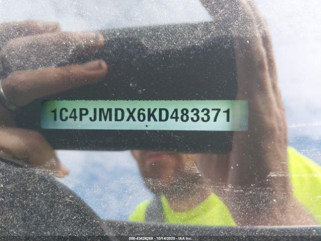 Jeep Cherokee Limited 4x4 Image 16