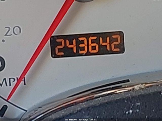 Saturn Vue V6 Image 2