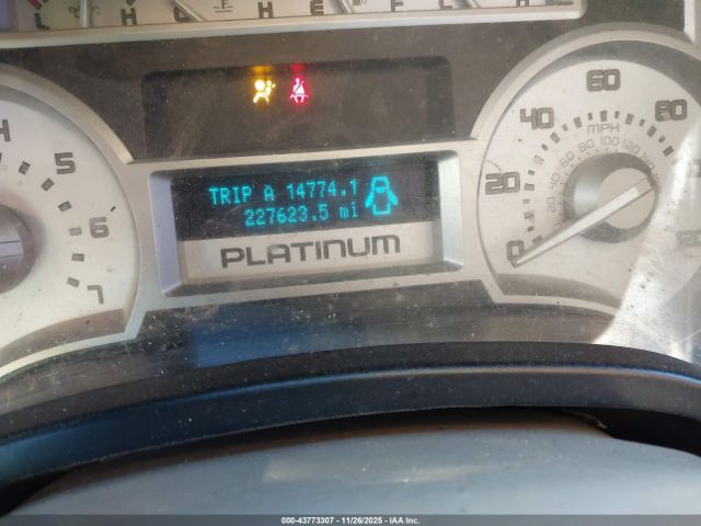 Ford F-150 Platinum Image 2