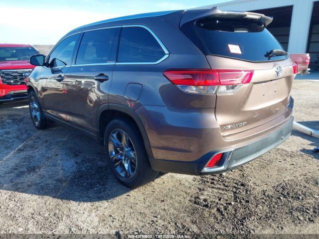 Toyota Highlander Limited Platinum Image 14