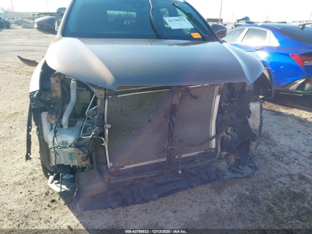 Toyota Highlander Limited Platinum Image 12