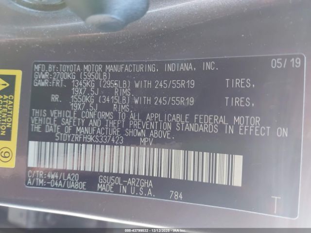 Toyota Highlander Limited Platinum Image 3