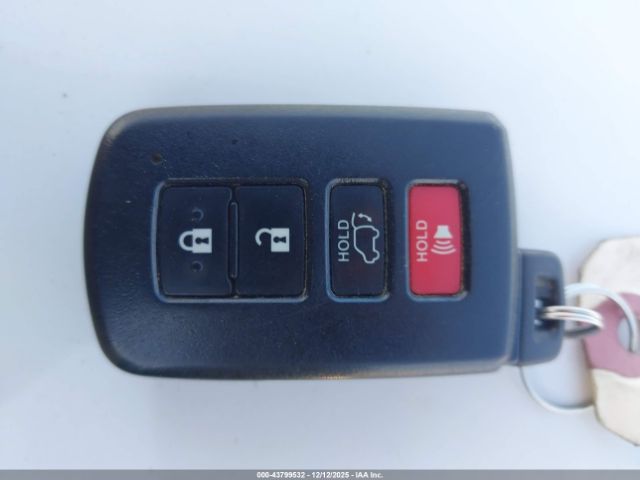 Toyota Highlander Limited Platinum Image 9