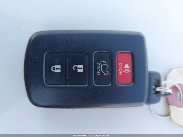 Toyota Highlander Limited Platinum Image 9