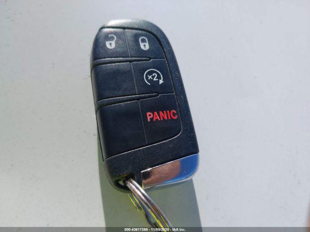 Jeep Renegade Latitude Image 8