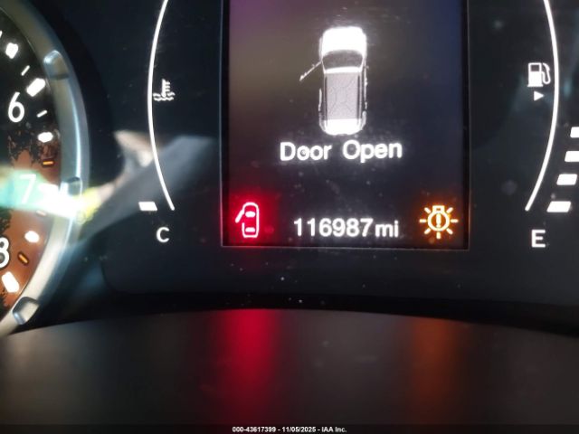 Jeep Renegade Latitude Image 12