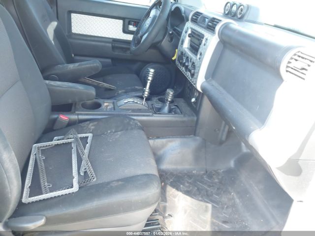 Toyota FJ Cruiser Image 15