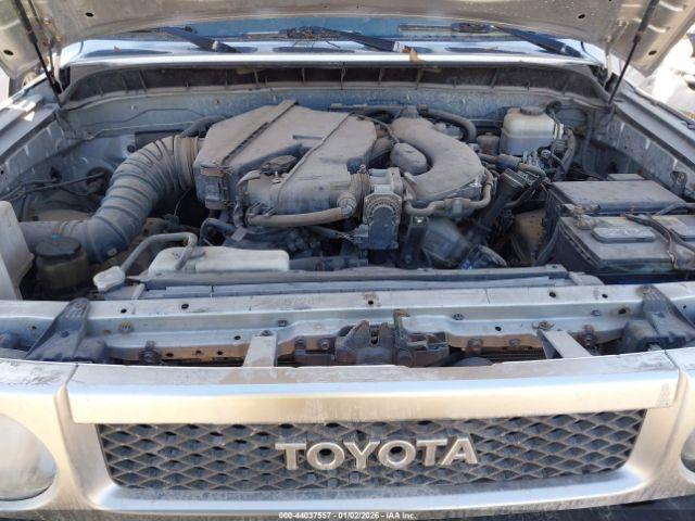 Toyota FJ Cruiser Image 14