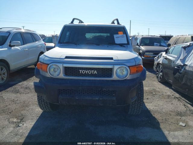 Toyota FJ Cruiser Image 17