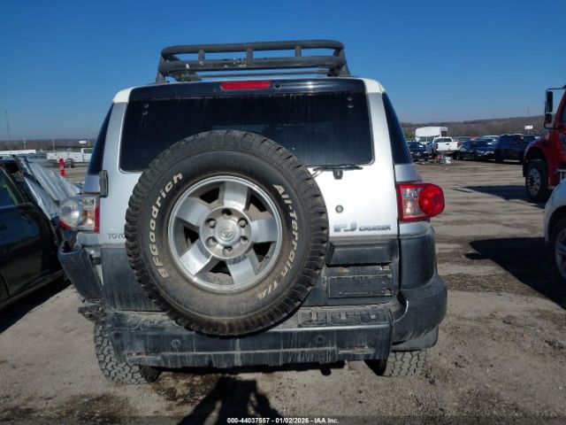Toyota FJ Cruiser Image 9