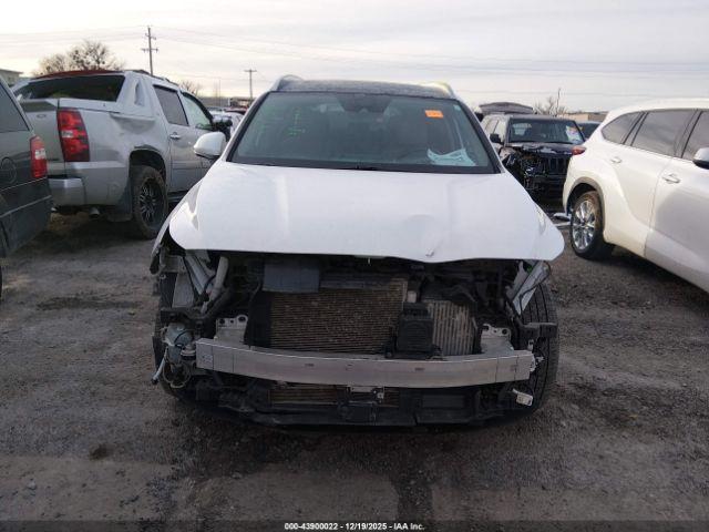 Hyundai SANTA FE Sel Premium Image 12