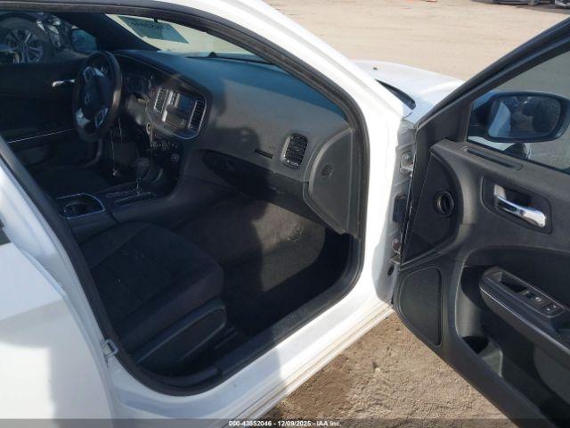 Dodge Charger Se Image 11