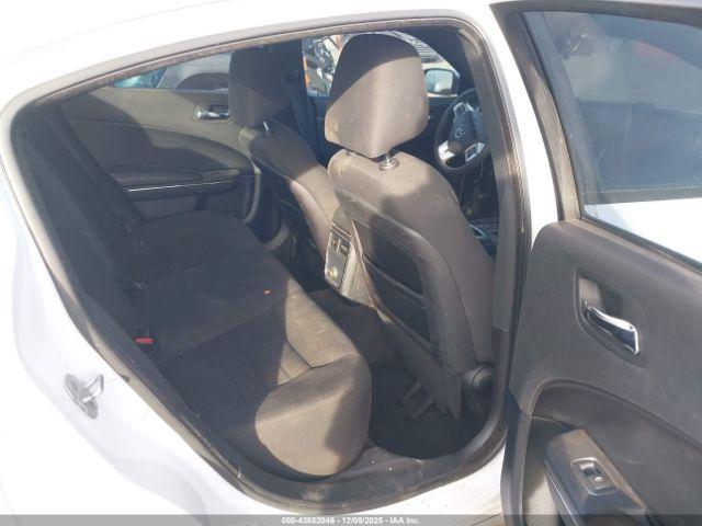 Dodge Charger Se Image 5