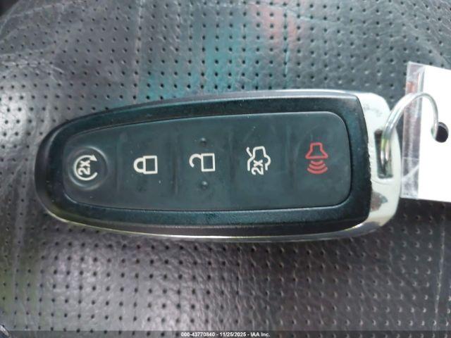 Ford Explorer Sport Image 9