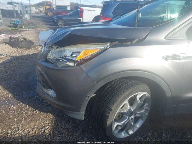 Ford Escape Titanium Image 2