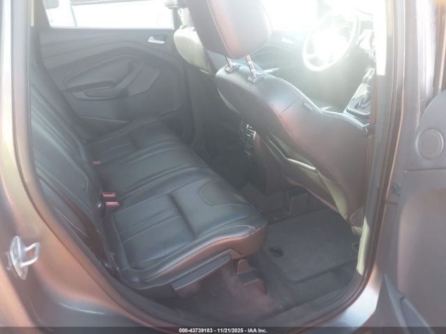 Ford Escape Titanium Image 3