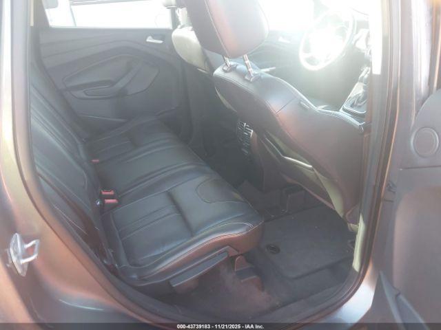 Ford Escape Titanium Image 3