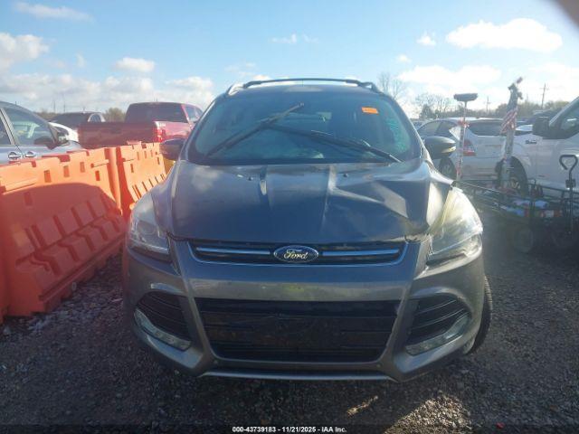 Ford Escape Titanium Image 13