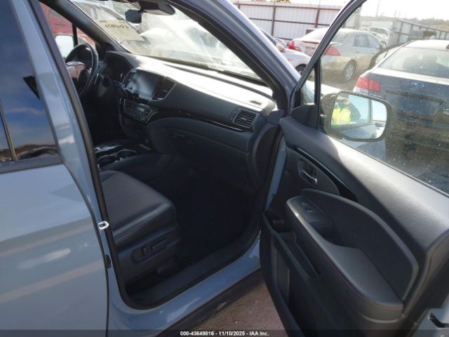 Honda Ridgeline Black Edition Image 6