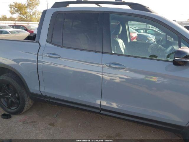 Honda Ridgeline Black Edition Image 15