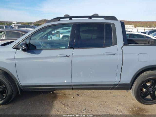 Honda Ridgeline Black Edition Image 11