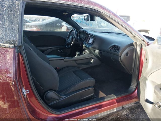 Dodge Challenger Sxt Image 10