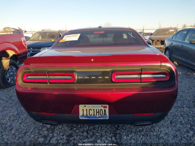 Dodge Challenger Sxt Image 8