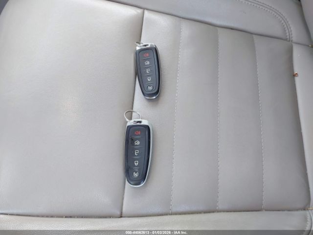 Ford Escape Titanium Image 8