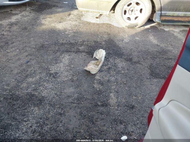 Ford Escape Titanium Image 2