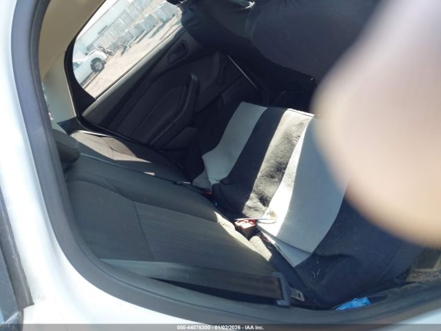 Ford Focus S Image 13