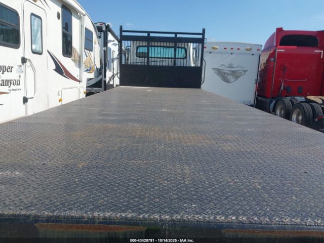 Freightliner 114sd Image 10