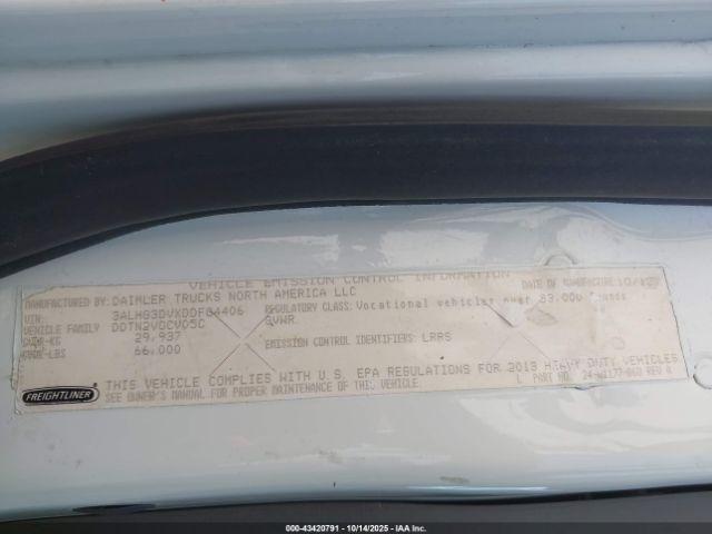 Freightliner 114sd Image 12