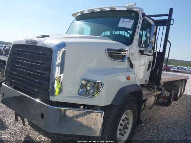 Freightliner 114sd Image 15