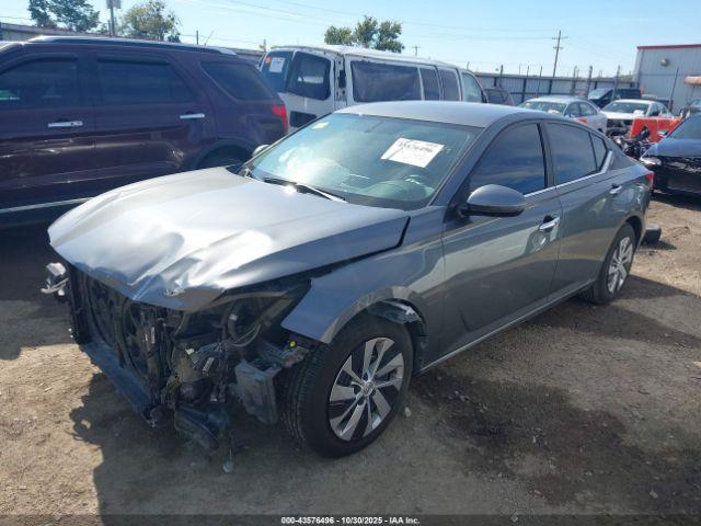 Nissan Altima 2.5 S Image 3