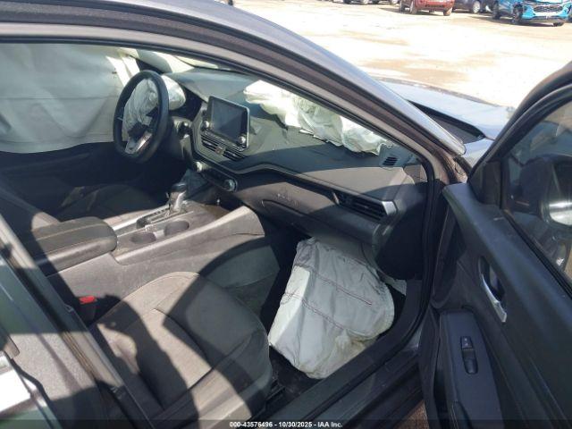 Nissan Altima 2.5 S Image 5