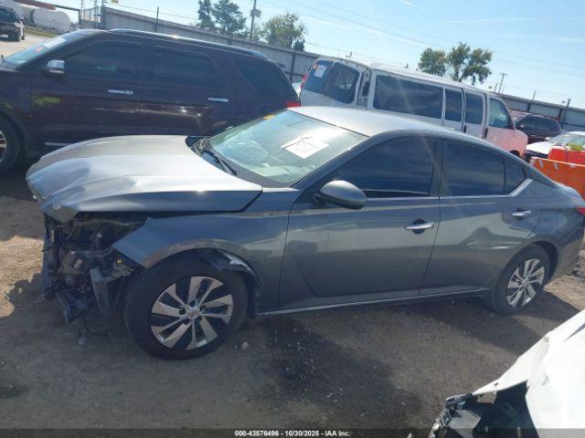 Nissan Altima 2.5 S Image 16