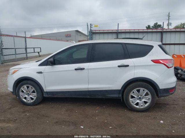 Ford Escape S Image 11
