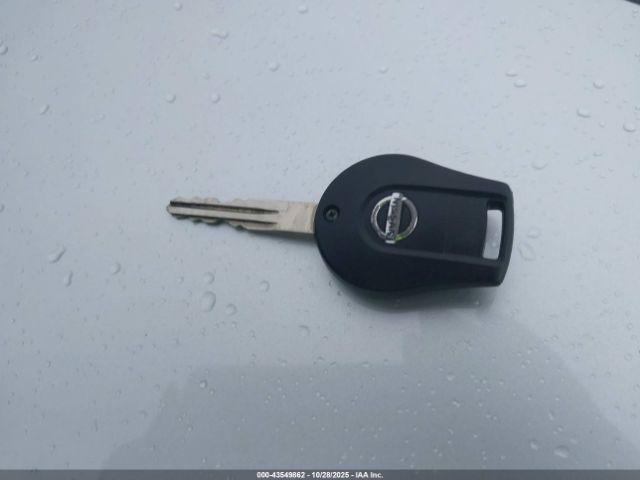 Nissan Versa Sv Image 9