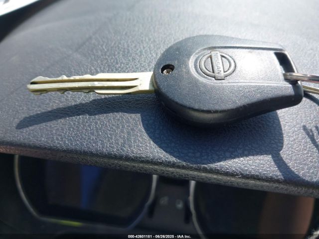 Nissan Versa 1.6 Sv Image 13