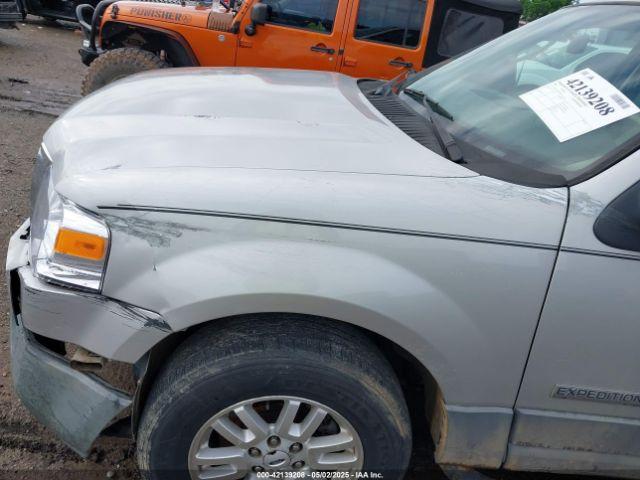 Ford Expedition Xlt Image 15