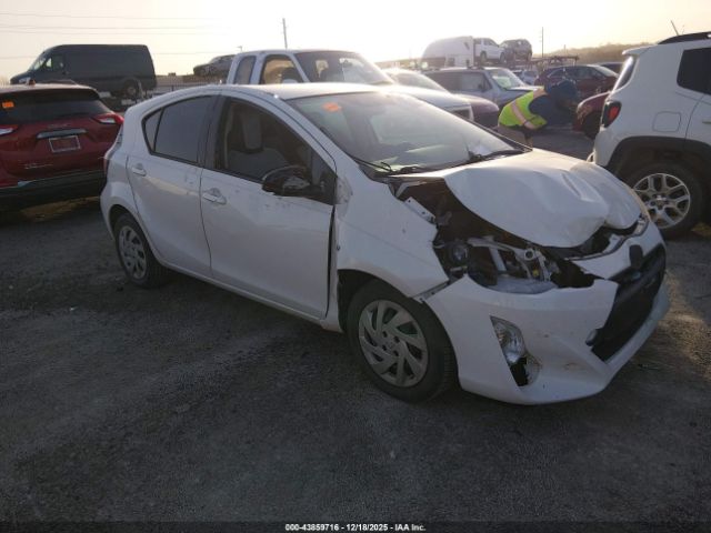 Toyota Prius c One Image 1