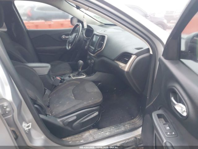 Jeep Cherokee Latitude Image 4