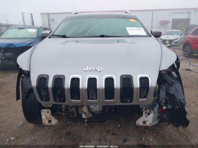 Jeep Cherokee Latitude Image 18