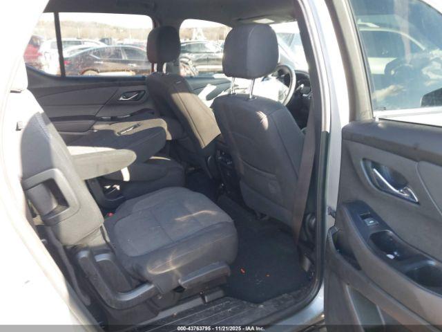 Chevrolet Traverse Fwd Lt Cloth Image 17