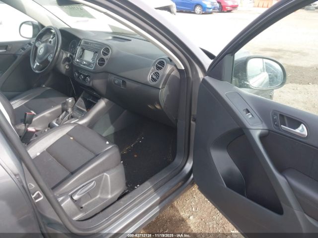 Volkswagen Tiguan Se Image 8