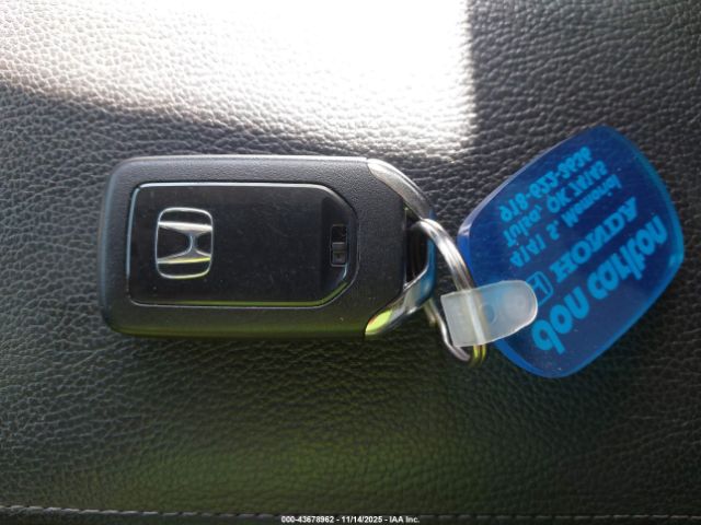 Honda Civic Touring Image 5