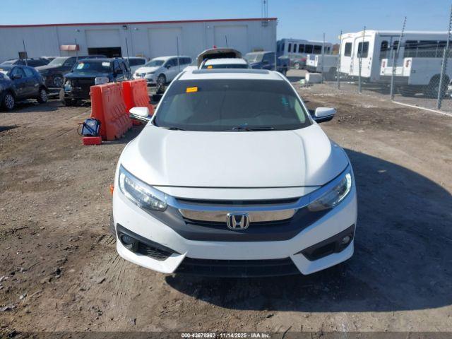 Honda Civic Touring Image 7